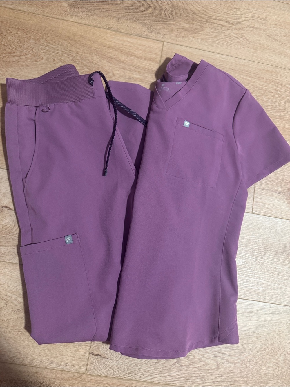 New Fabletics Women’s Scrub Set